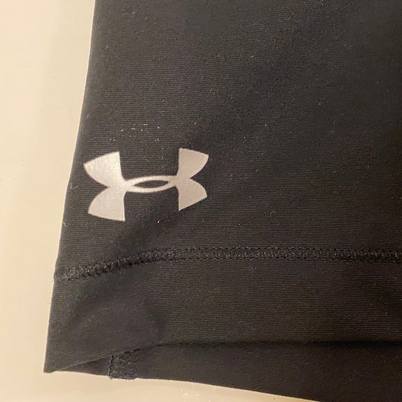 💵PRICE DROP!!! Under Armour Compression Shorts -NEVER WORN! - Picture 5 of 7